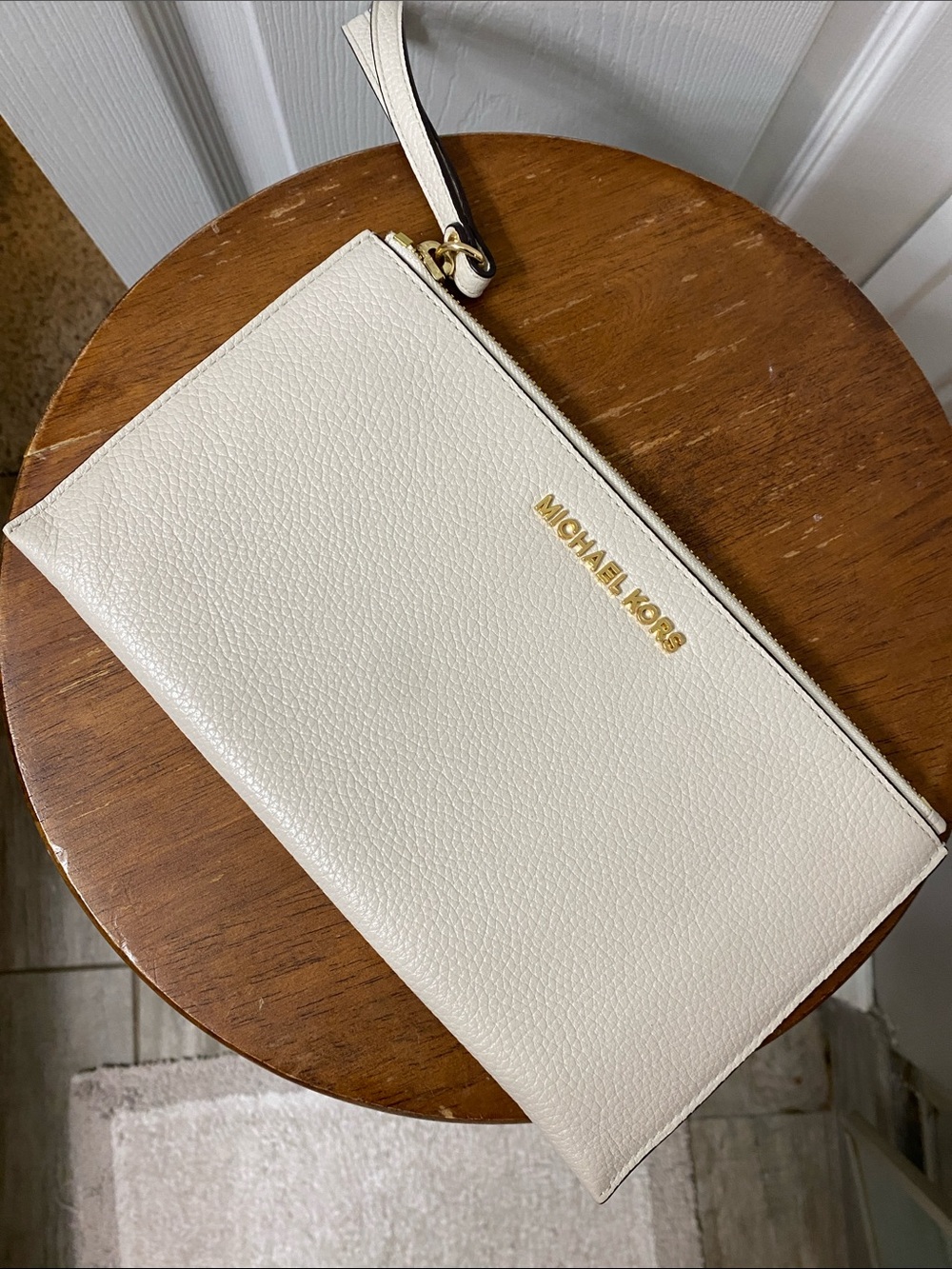 Michael kors wristlet
